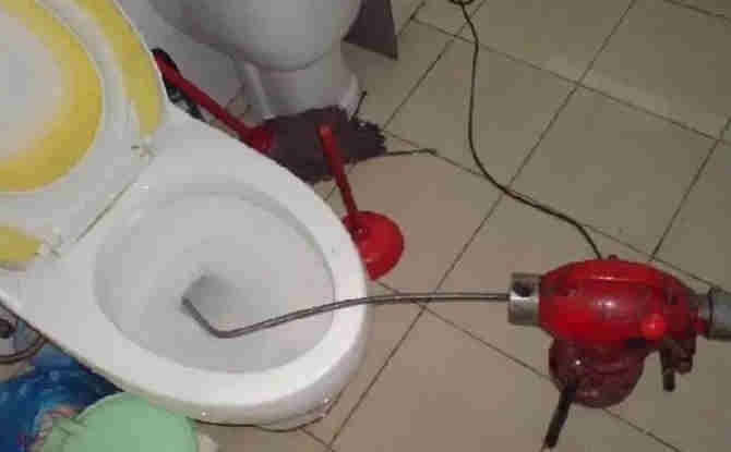 子洲马桶通下水